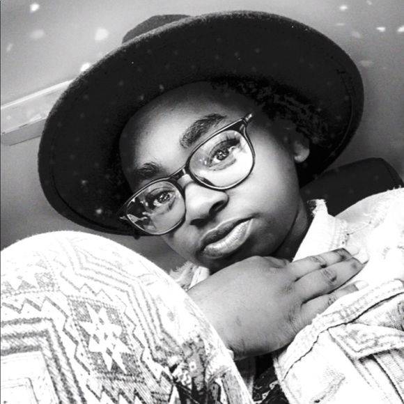 Meet your Posher, Bree - Picture 1 of 1